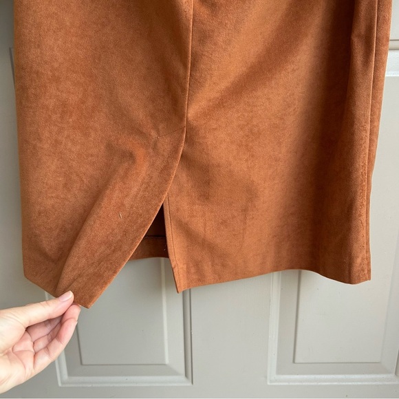 Florentine Jacket and Skirt Set - Picture 14 of 14